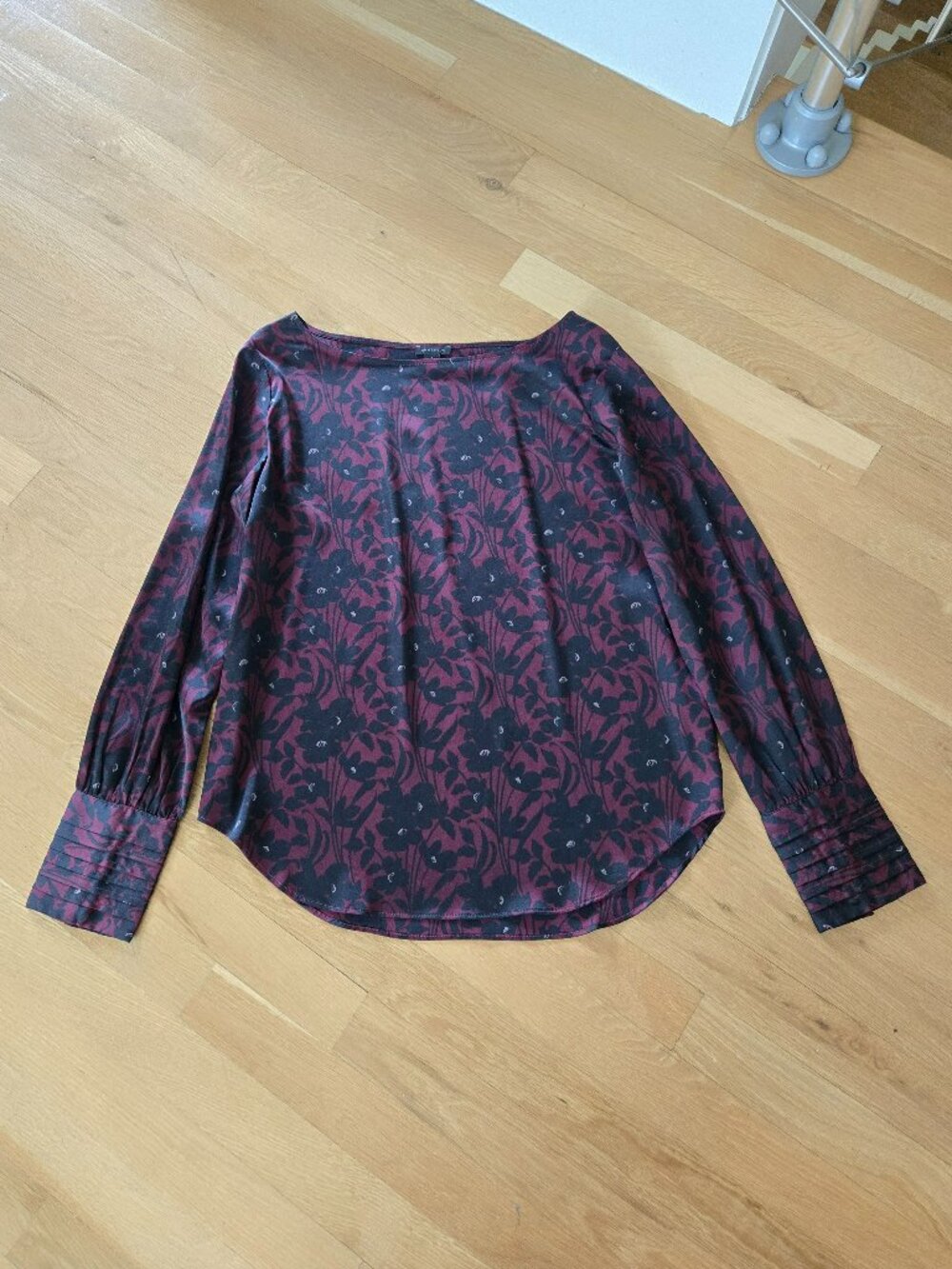 Ann Taylor Maroon and Black Print Long Sleeve Blouse